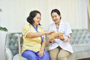 ดูแลโดยมืออาชีพ มีใบประกอบวิชาชีพ! นักกายภาพบำบัดตามบ้าน เริ่มต้นเพียง 1,500 บาท/ครั้ง