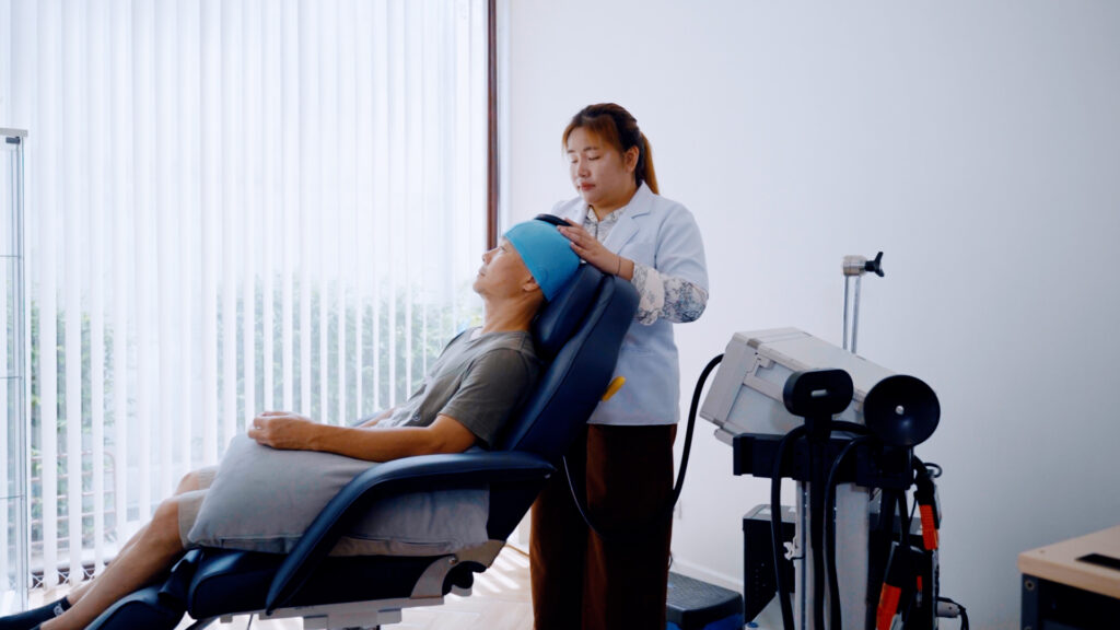 ทำไมการทำ TMS ควบคู่กายภาพ Stroke ถึงให้ผลลัพธ์ไวกว่าการทำกายภาพบำบัดเพียงอย่างเดียว?