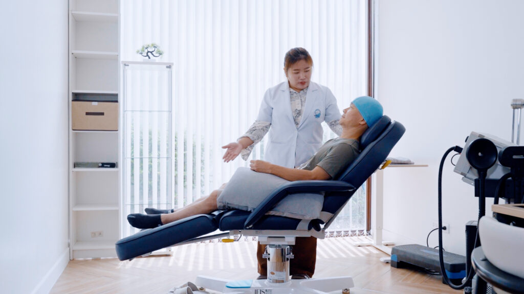 กระตุ้นสมองด้วยคลื่นแม่เหล็กไฟฟ้า TMS ฟื้นฟูผู้ป่วย Stroke โดยไม่ต้องผ่าตัดที่ ReBRAIN