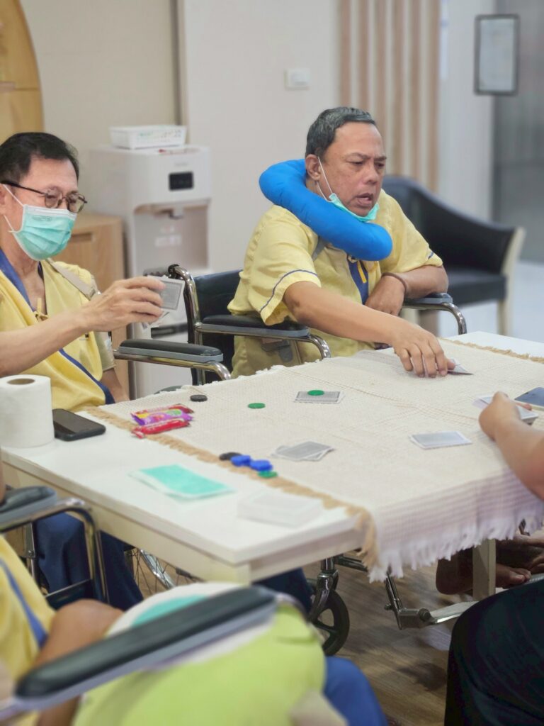 LINE_ALBUM_คาสิโน_251217_1