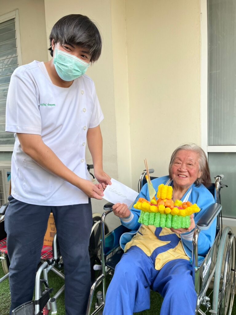 LINE_ALBUM_ลอยกระธง67_251217_4