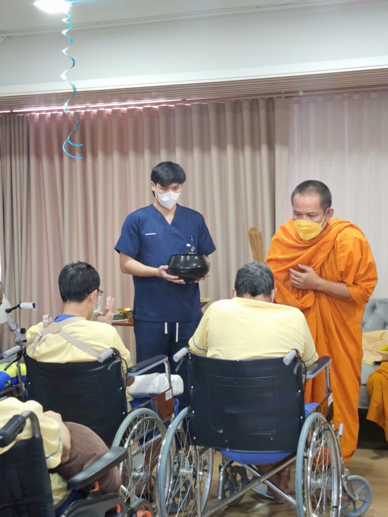 LINE_ALBUM_ไฟว้พระ ก.ค. 68_251217_2