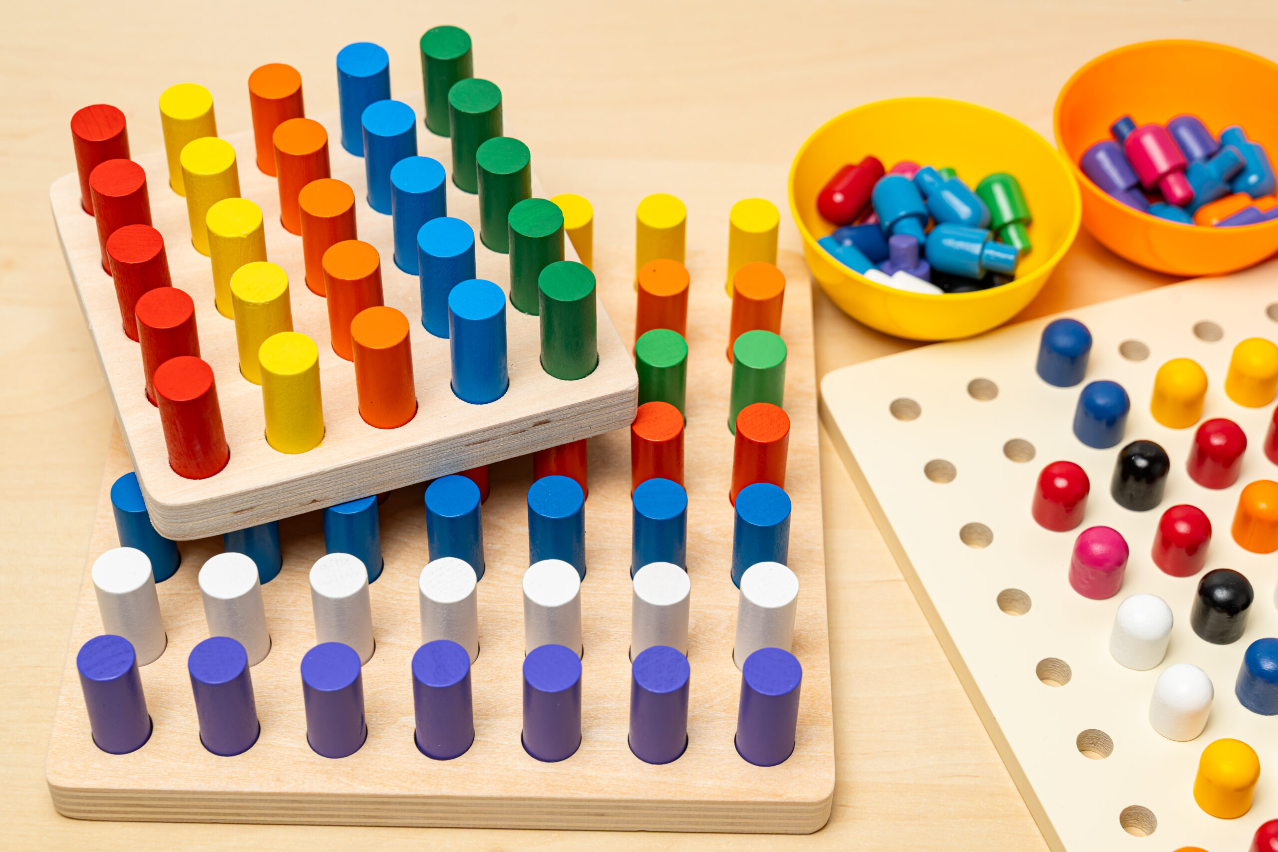 กระดานหมุด Pegboard ฝึกกล้ามเนื้อมัดเล็กและมิติสัมพันธ์